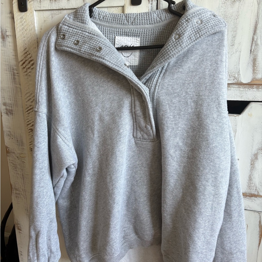 Aerie Light Gray Women's Crew Neck Sweater